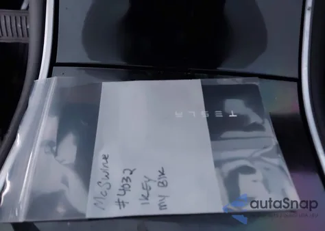 2021 Tesla Model Y Standard Range Rear-Wheel Drive from USA, damaged, VIN 5YJYGDEDXMF114032